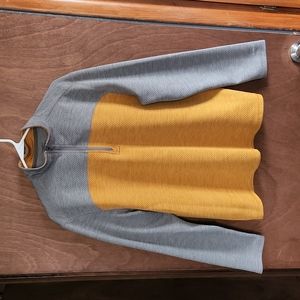 G.H. Bass & Co Men's quarter zip long sleeve shirt - Medium